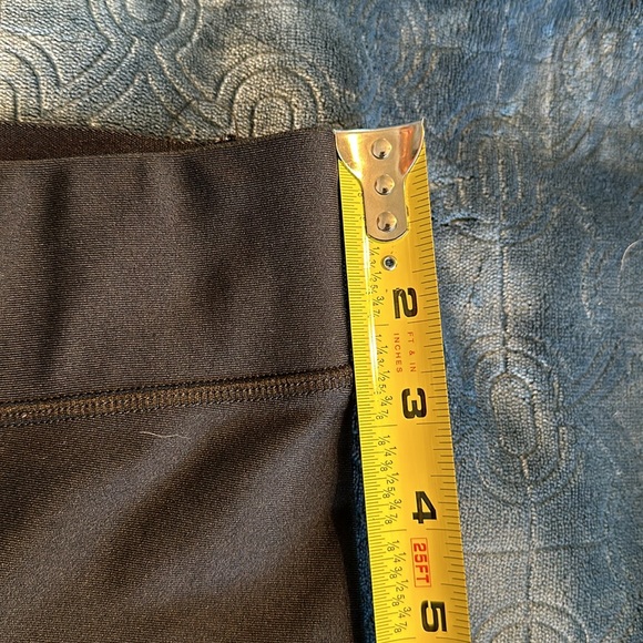 Under Armour Volleyball Compression Shorts. - Picture 7 of 7